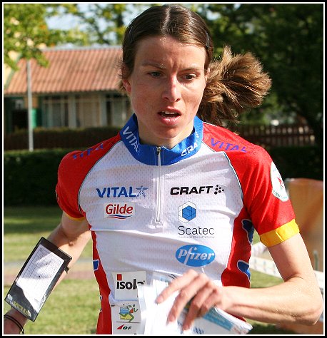 anne_m_hausken_em_sprint_kval_f_claes_t_herland_08.jpg